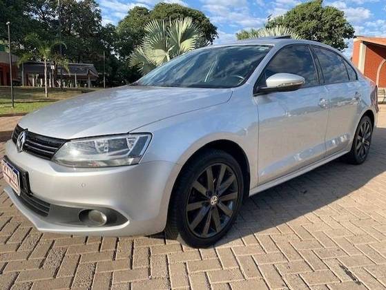 VOLKSWAGEN JETTA 2.0 COMFORTLINE FLEX 4P TIPTRONIC